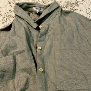 NWT women’s Large Linen light pale mint short sleeve dress shirt